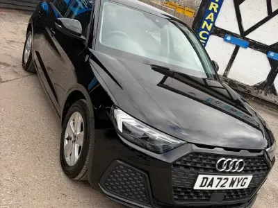 Usado Audi A1 Sportback Design 95 HP (69 kW) 2022 Preto Citadino