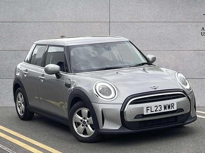 Begagnad Mini Cooper Classic 134 HK (98 kW) 2023 Silver Halvkombi