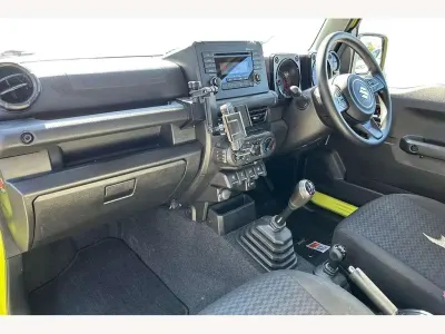 Usado Suzuki Jimny 101 HP (74 kW) 2024 Amarelo SUV