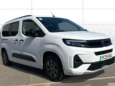 Used Vauxhall Combo Ultimate 100 kW (136 HP) 2025 White MPV