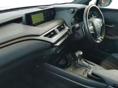 Used Lexus UX 250h Sport Line 180 HP (132 kW) 2021 White SUV