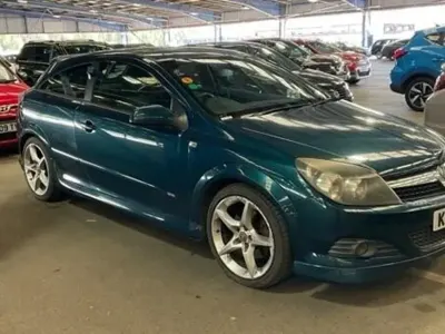 Usado Vauxhall Astra Sport 150 CV (110 kW) 2007 Turquesa Utilitario
