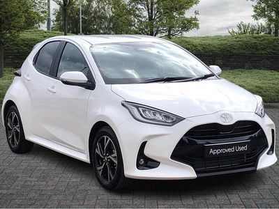 Used Toyota Yaris Hybrid Design 2025 White Hatchback