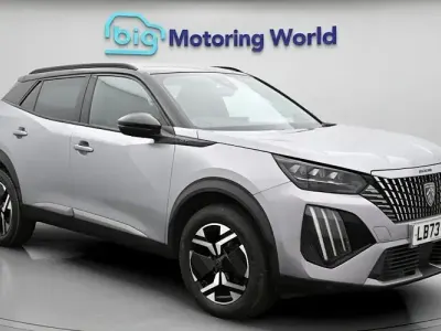 Käytetty Peugeot 2008 GT 131 HP (96 kW) 2023 Harmaa Katumaasturi