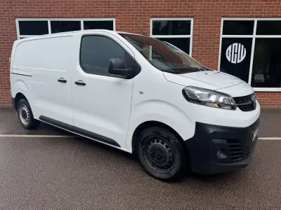 Used Vauxhall Vivaro S 145 HP (106 kW) 2022 White MPV