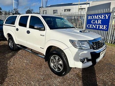 Used Toyota HiLux 2015 White Pickup
