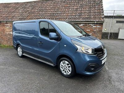 Used Renault Trafic 2017 Blue MPV