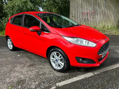 Used Ford Fiesta Zetec 82 HP (60 kW) 2016 Red Hatchback