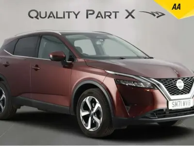 Used Nissan Qashqai N-Connecta 158 HP (116 kW) 2022 Red SUV