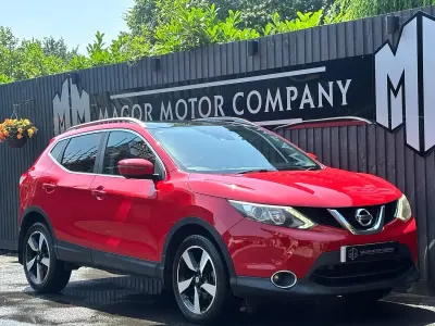 Used Nissan Qashqai N-TEC 163 HP (119 kW) 2015 Red SUV