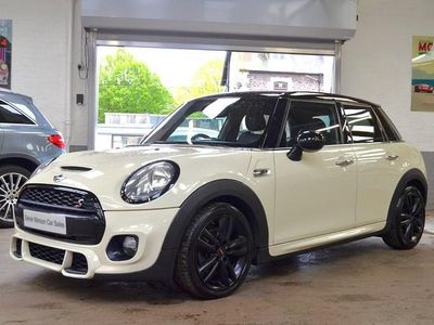 Usado Mini Cooper S Hatch 170 HP (125 kW) 2015 Branco Citadino