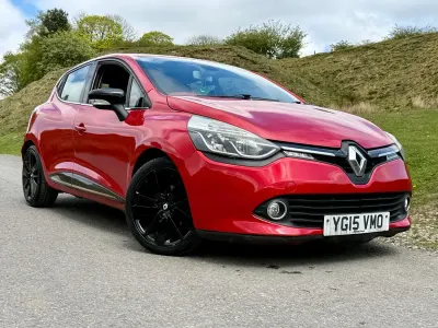 Used Renault Clio IV Dynamique 90 HP (66 kW) 2015 Red Hatchback