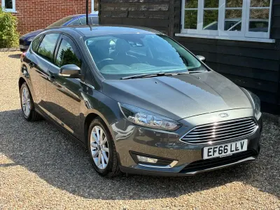 Used Ford Focus Titanium 125 HP (91 kW) 2016 Grey Hatchback