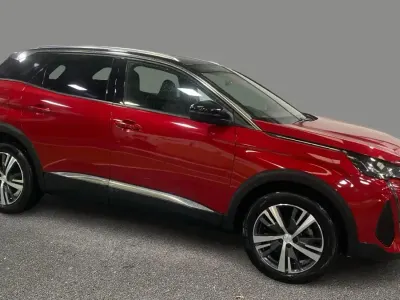 Second-hand Peugeot 3008 Allure+ 136 CP (100 kW) 2024 Roșu SUV