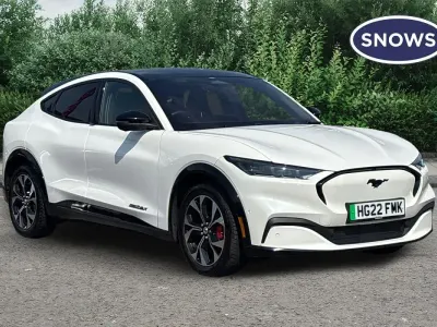 Usado Ford Mustang Mach-E Extended Range 258 kW (351 HP) 2022 Branco SUV
