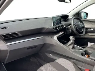 Used Peugeot 3008 Active+ 131 HP (96 kW) 2023 Blue SUV