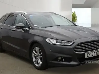 Begagnad Ford Mondeo Titanium 180 HK (132 kW) 2015 Grå Kombi