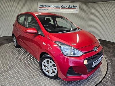 Used Hyundai i10 SE 67 HP (49 kW) 2018 Red Hatchback