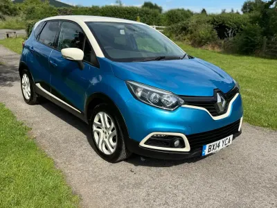 Used Renault Captur Dynamique 2014 Blue/cream SUV