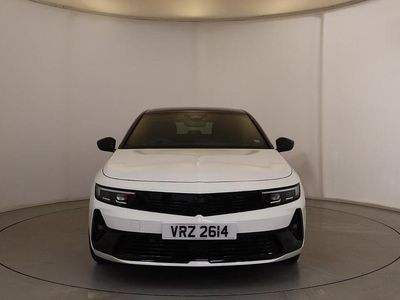 Used Vauxhall Astra GSe 222 HP (163 kW) 2023 White Hatchback