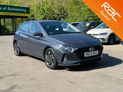 Używany Hyundai i20 SE 100 KM (73 kW) 2023 Szary Hatchback