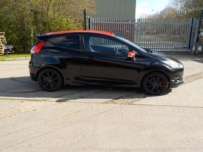 Used Ford Fiesta Zetec 140 HP (102 kW) 2015 Black Hatchback
