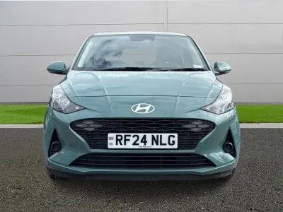 Usado Hyundai i10 Advanced 67 HP (49 kW) 2024 Verde Citadino