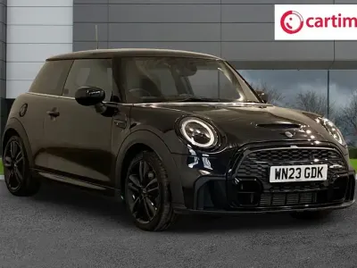 Begagnad Mini Cooper S Premium 178 HK (130 kW) 2023 Svart Halvkombi