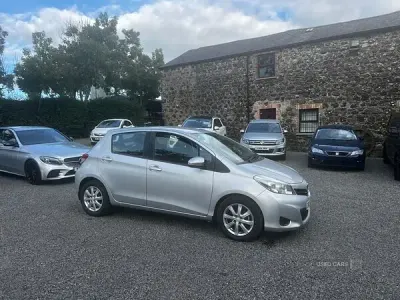 Used Toyota Yaris 99 HP (72 kW) 2012 Silver Hatchback
