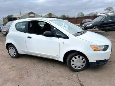 Used Mitsubishi Colt 75 HP (55 kW) 2009 White Hatchback