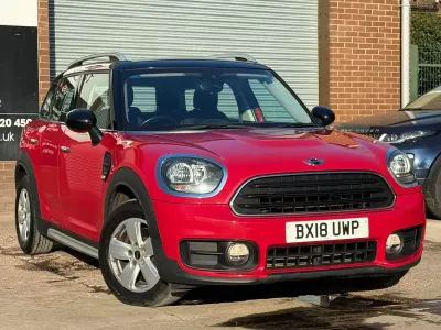 Usado Mini Cooper 136 CV (100 kW) 2018 Rojo Utilitario
