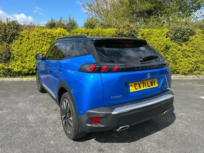 Gebraucht Peugeot 2008 Premium 129 PS (94 kW) 2022 Blau SUV