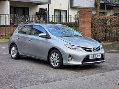 Used Toyota Auris 132 HP (97 kW) 2014 Grey Hatchback