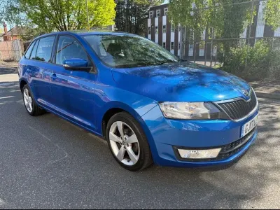 Usado Skoda Rapid SE 90 HP (66 kW) 2017 Azul Citadino