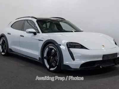 Używany Porsche Taycan Cross Turismo 500 kW (680 KM) 2022
