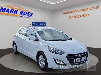 Used Hyundai i30 SE 110 HP (80 kW) 2016 White Hatchback