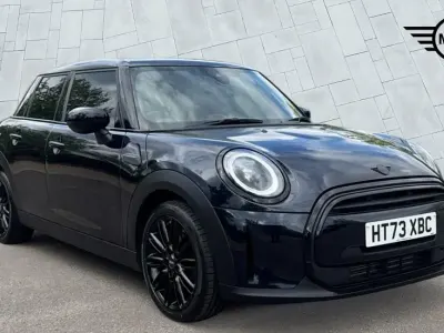 Używany Mini Cooper Exclusive 134 KM (98 kW) 2024 Czarny Hatchback