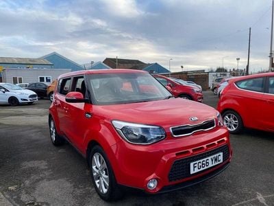 Used Kia Soul Plus 130 HP (95 kW) 2016 Red SUV
