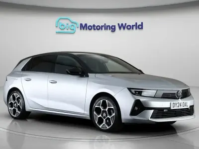 Używany Vauxhall Astra Ultimate 130 KM (95 kW) 2024 Szary Hatchback
