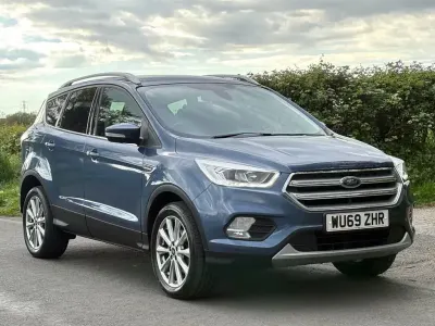 Usado Ford Kuga Titanium 150 CV (110 kW) 2019 Azul SUV