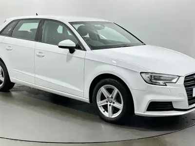Used Audi A3 Sportback 116 HP (85 kW) 2019 White Hatchback