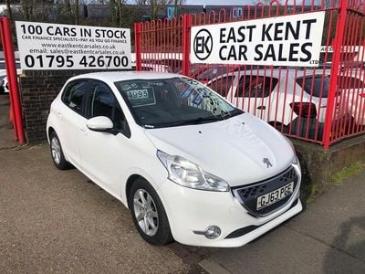Gebraucht Peugeot 208 Active 70 PS (51 kW) 2013 Weiß Kleinwagen