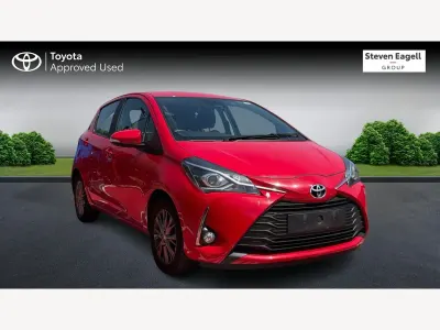 Used Toyota Yaris 107 HP (78 kW) 2019 Red Hatchback