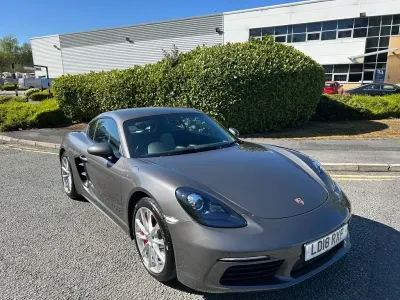Usado Porsche 718 Cayman 350 CV (257 kW) 2018 Gris Coupe