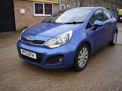 Used Kia Rio 107 HP (78 kW) 2013 Blue Hatchback