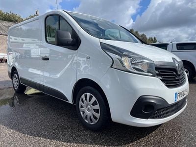 White Used 2016 Renault Trafic Business MPV | £5,750 (A bit pricey)