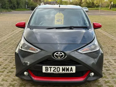 Gebraucht Toyota Aygo Trend 71 PS (52 kW) 2020 Grau Kleinwagen