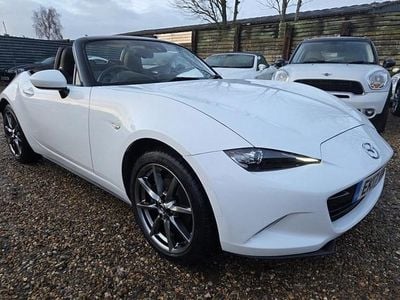 Used Mazda MX5 Inclusive 160 HP (117 kW) 2017 White Cabriolet