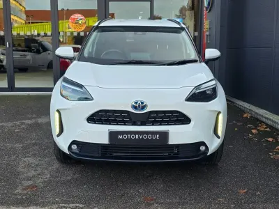 Used Toyota Yaris Hybrid 2023 White Estate