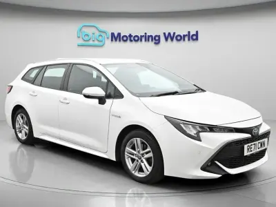 Used Toyota Corolla 122 HP (89 kW) 2021 White Estate